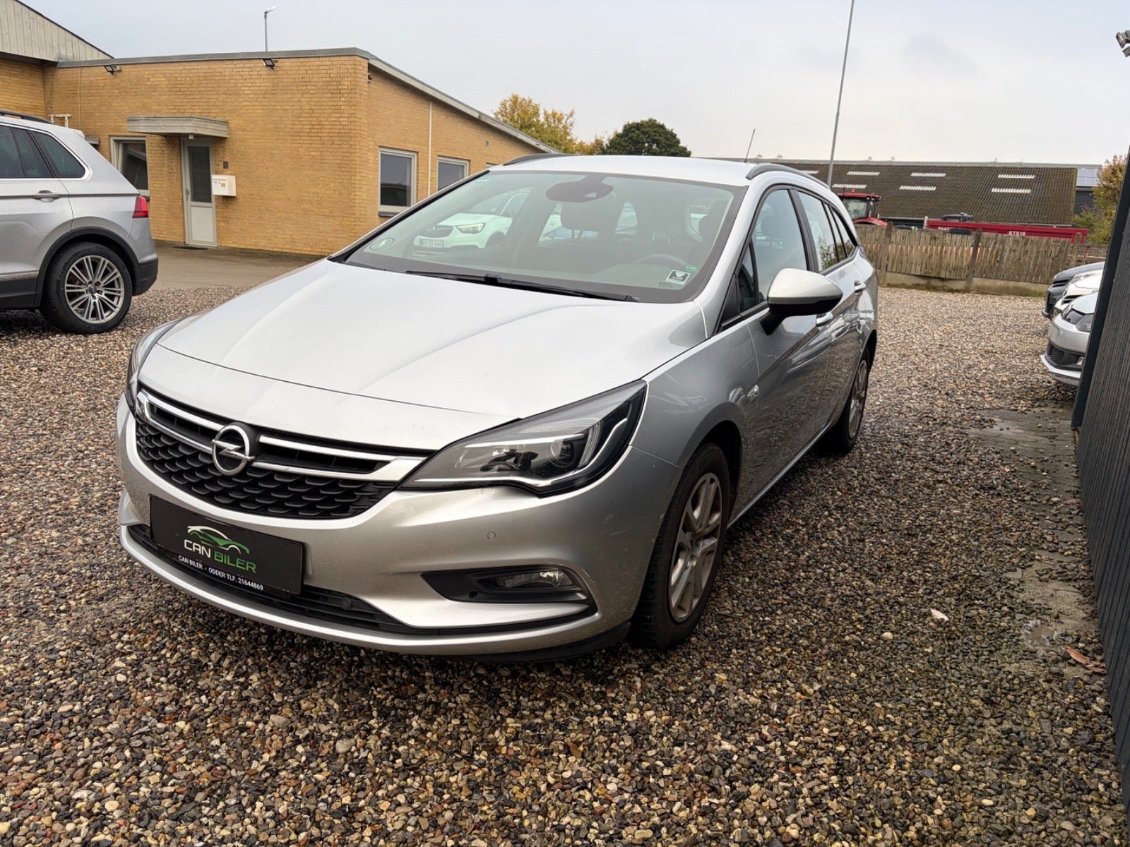 Sølv Opel Astra fra 2016