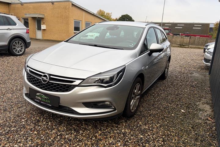 Sølv Opel Astra fra 2016