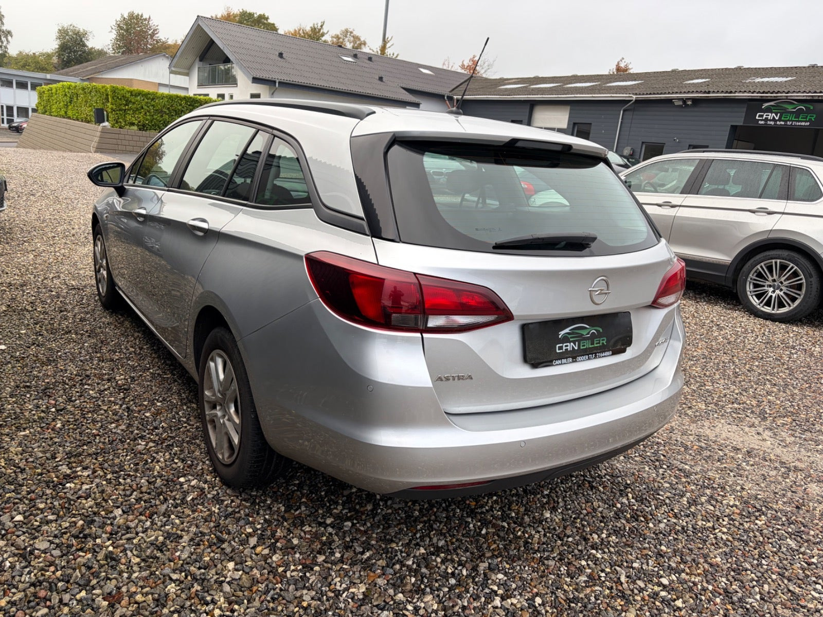 Sølv Opel Astra fra 2016