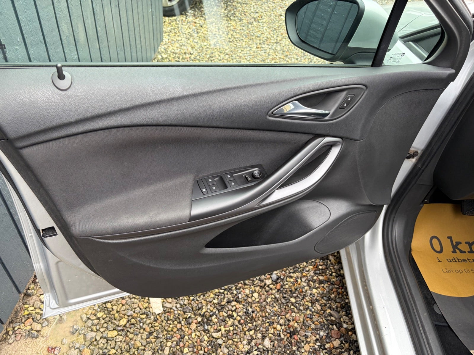 Sølv Opel Astra fra 2016