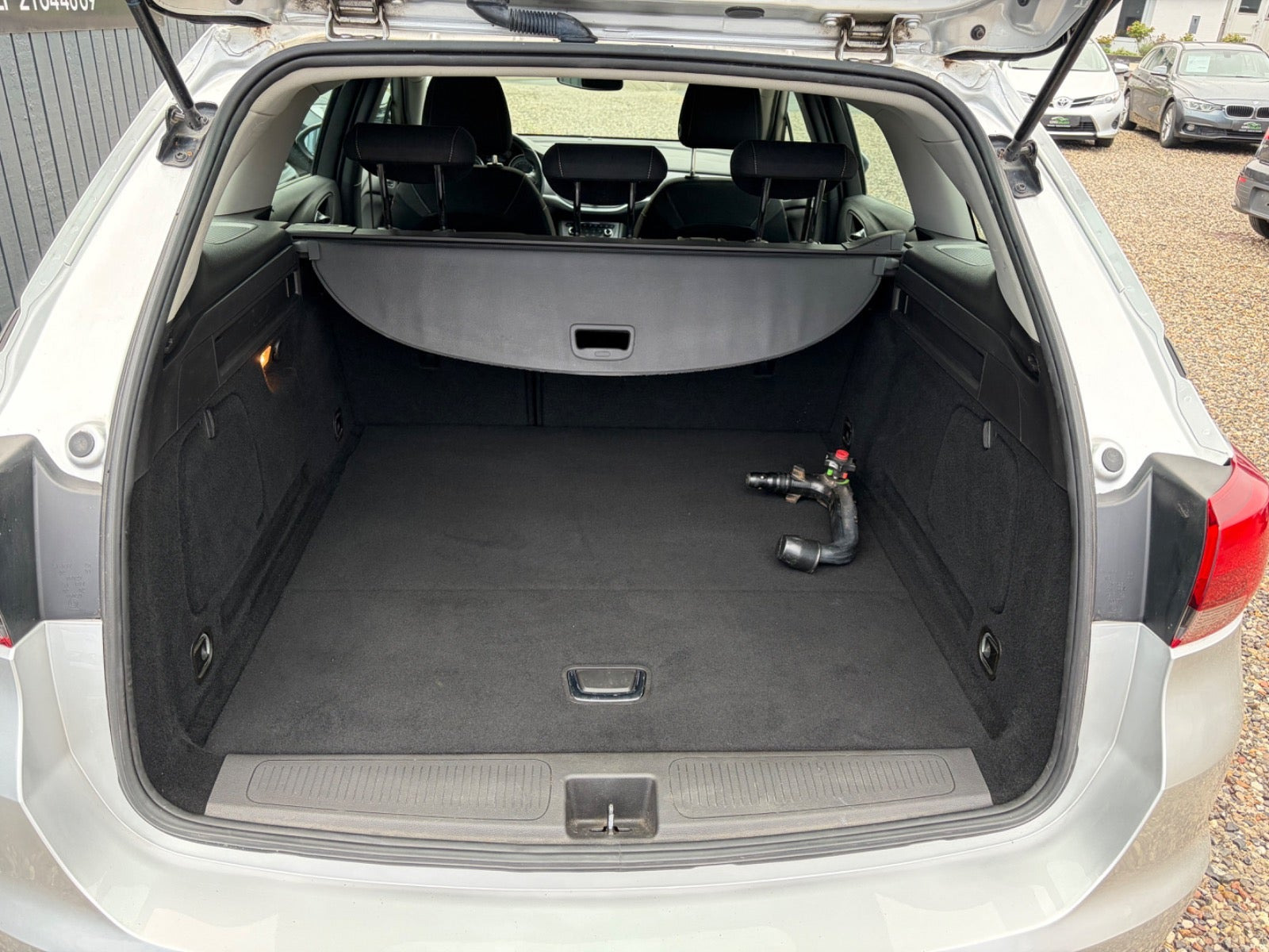 Sølv Opel Astra fra 2016
