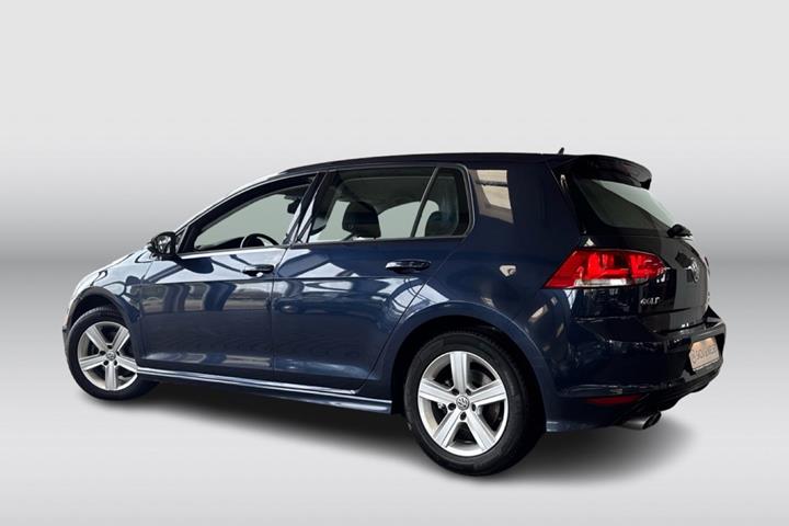 Blå VW Golf VII fra 2016