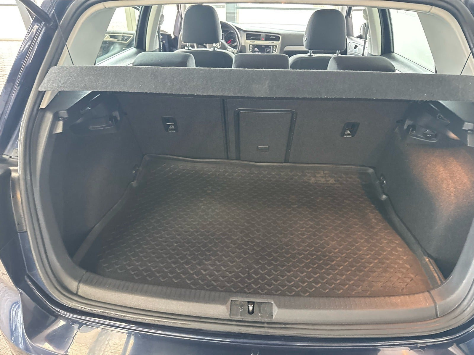 Blå VW Golf VII fra 2016