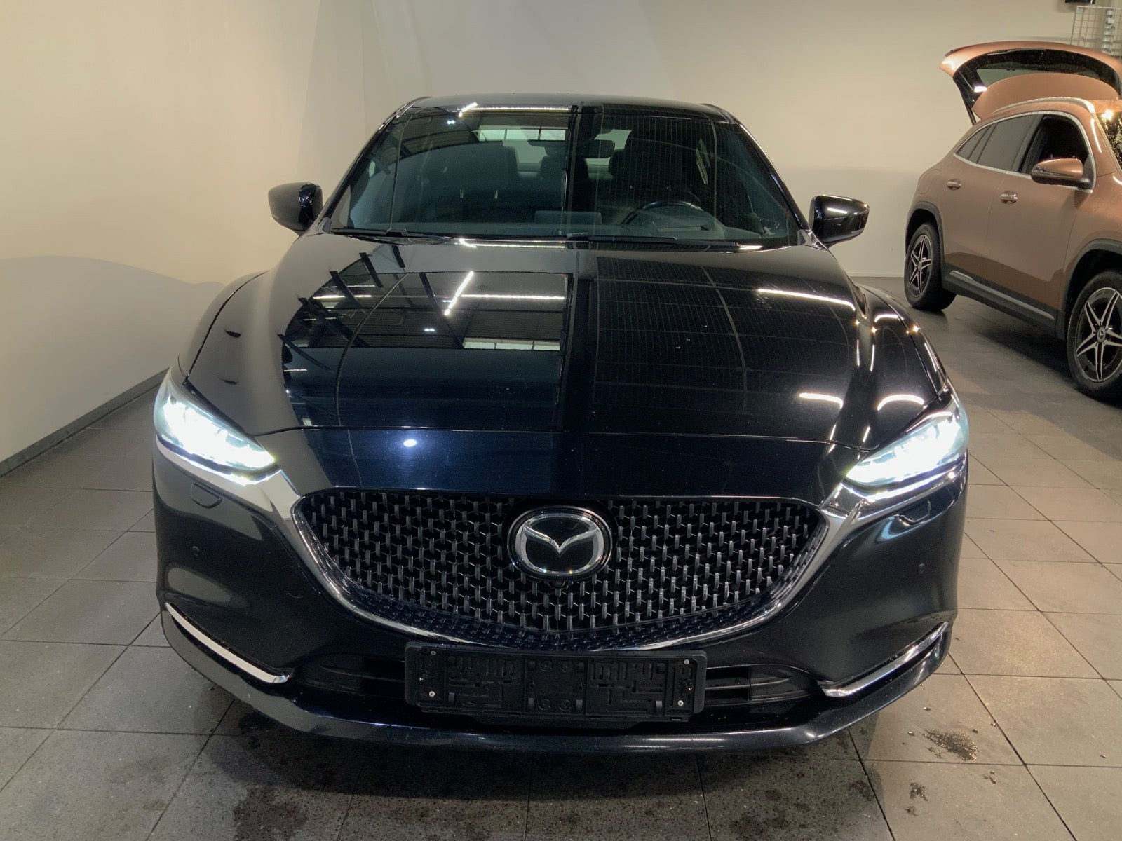 Sort Mazda 6 fra 2018