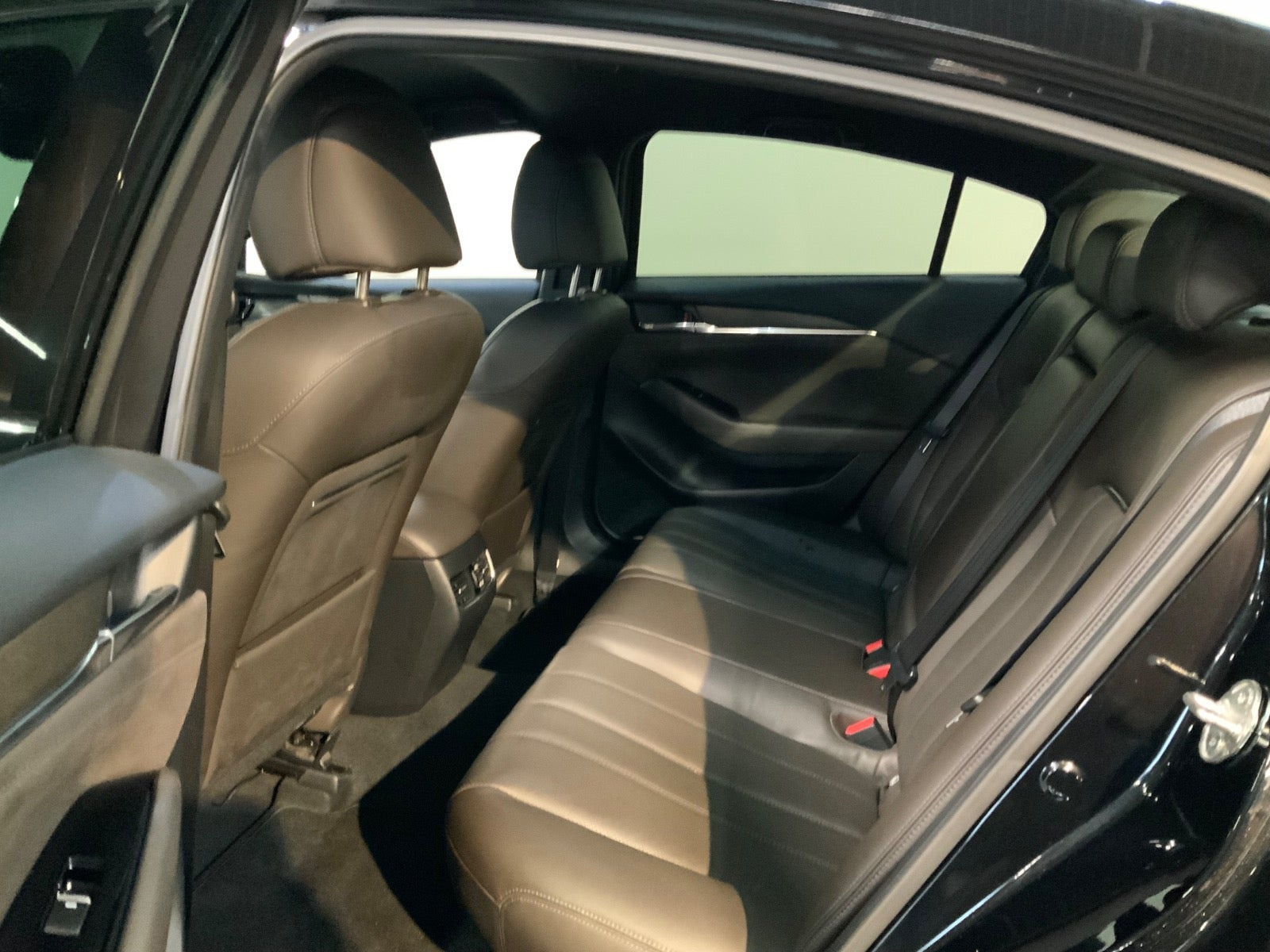 Sort Mazda 6 fra 2018