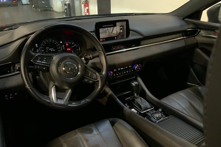 Sort Mazda 6 fra 2018