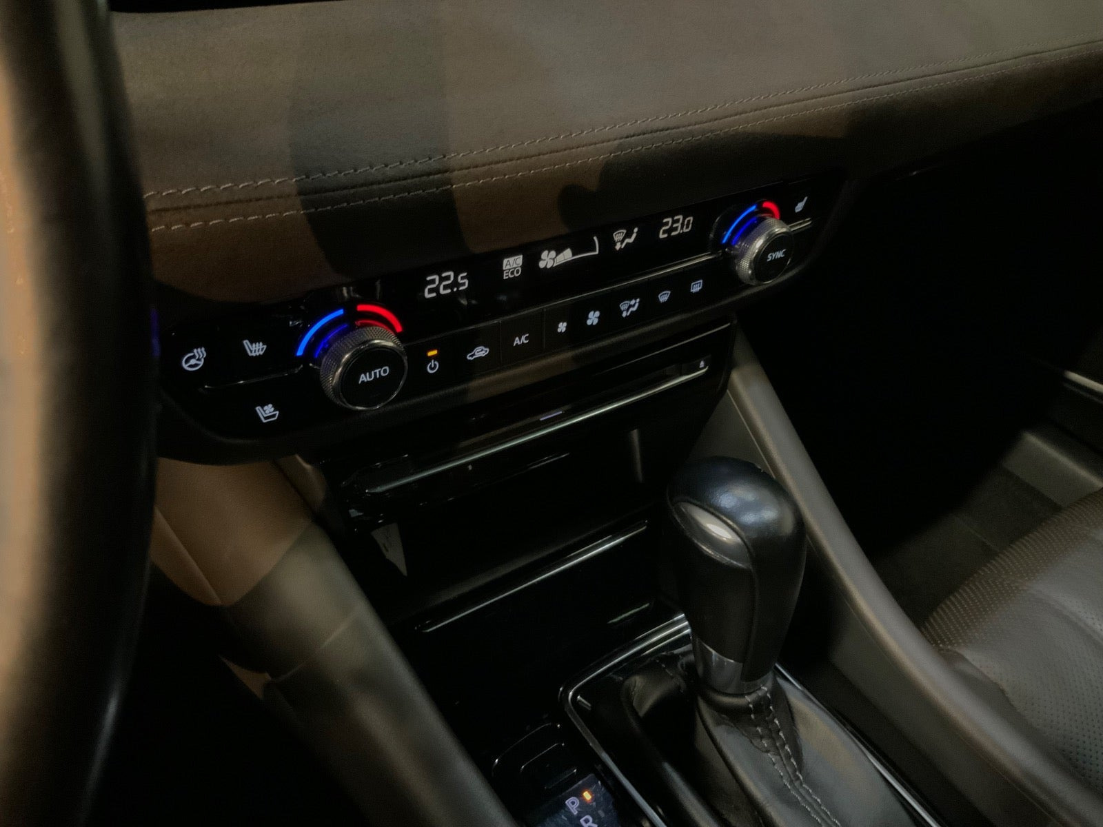 Sort Mazda 6 fra 2018