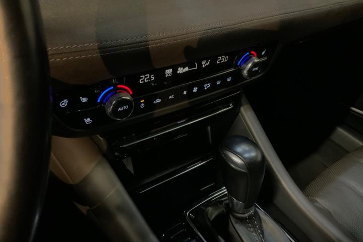 Sort Mazda 6 fra 2018
