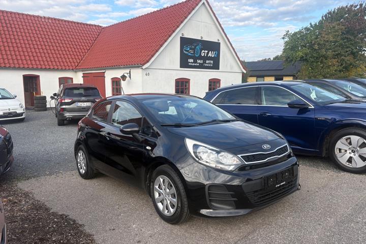 Sort Kia Rio fra 2016