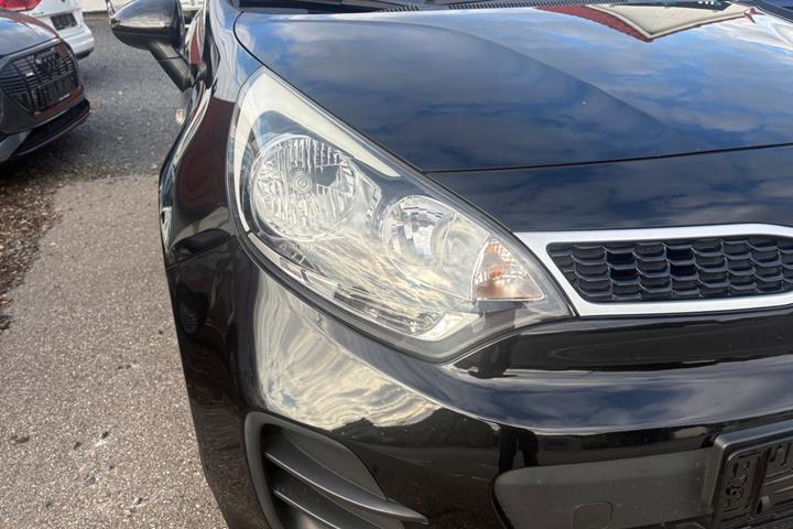 Sort Kia Rio fra 2016