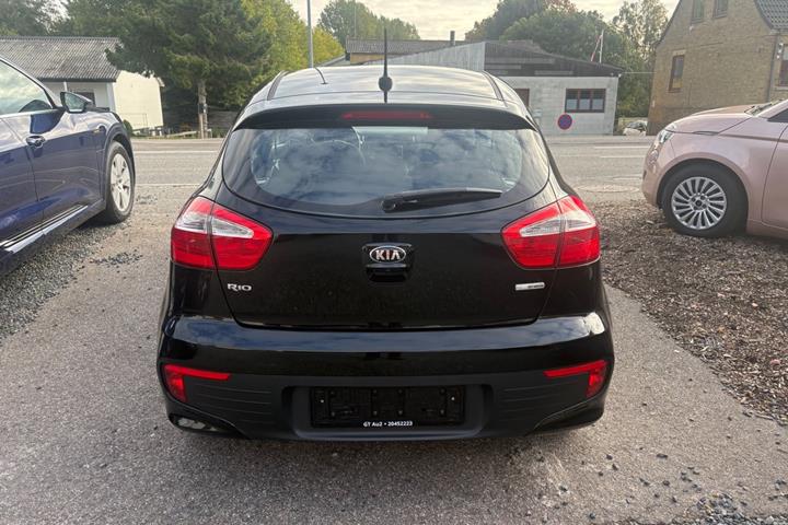 Sort Kia Rio fra 2016