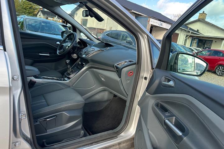 Sølv Ford C-MAX fra 2012