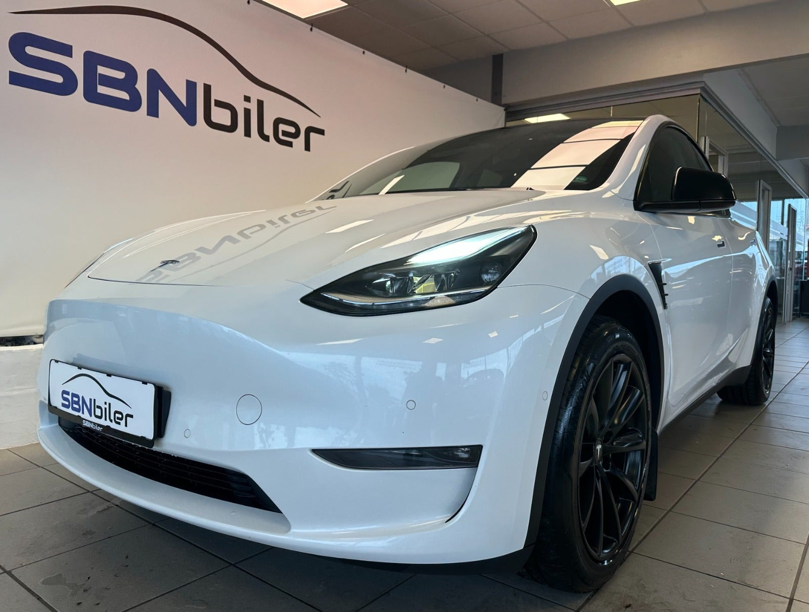 undefined Tesla Model Y fra 2023