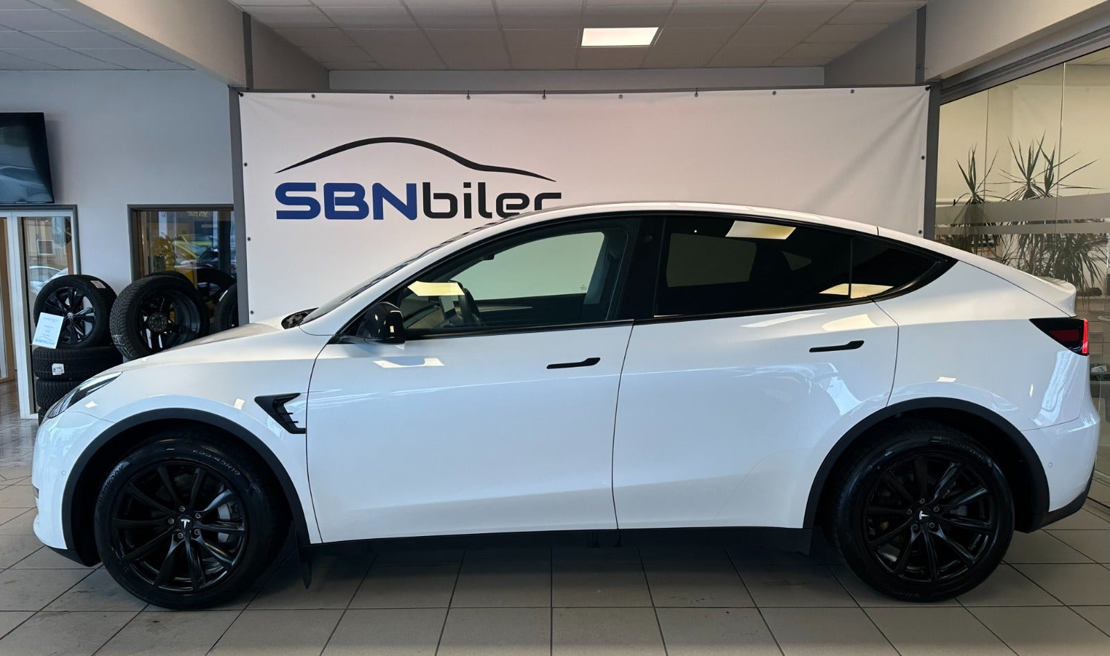 undefined Tesla Model Y fra 2023