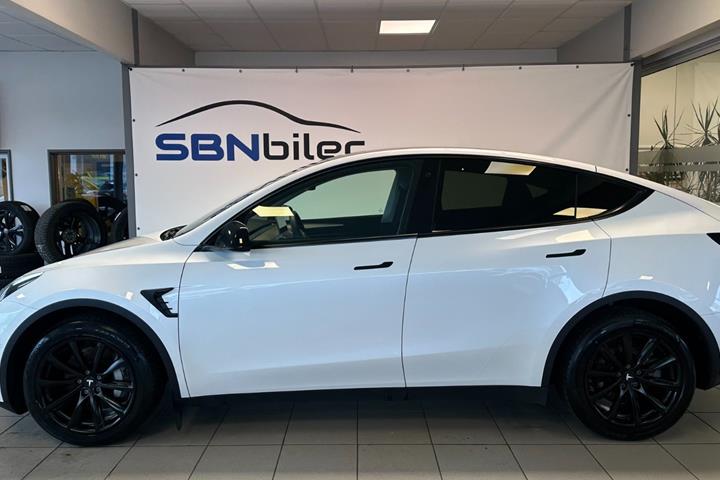undefined Tesla Model Y fra 2023