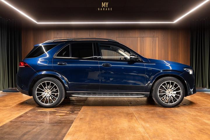 Blå Mercedes GLE350 de fra 2021
