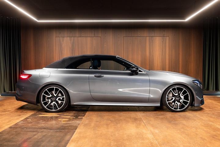 Grå Mercedes E53 fra 2019