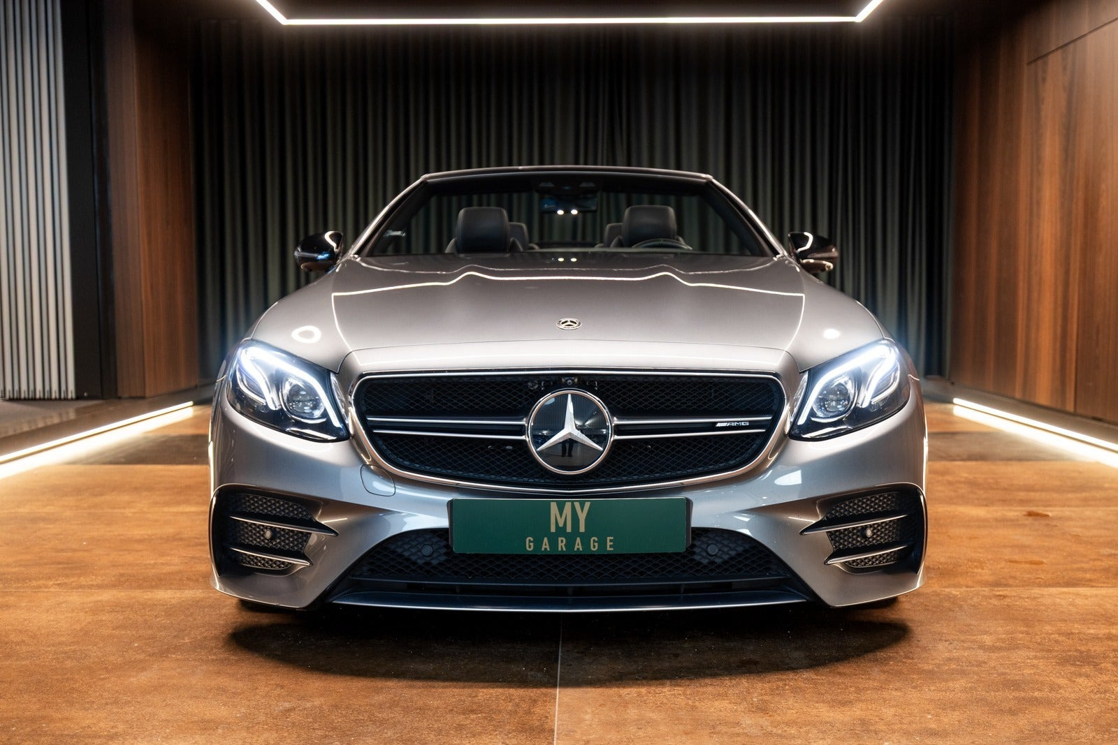 Grå Mercedes E53 fra 2019