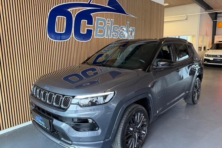 Grå Jeep Compass fra 2021