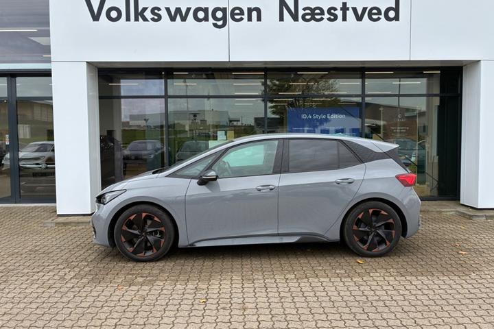 Grå Cupra Born fra 2024
