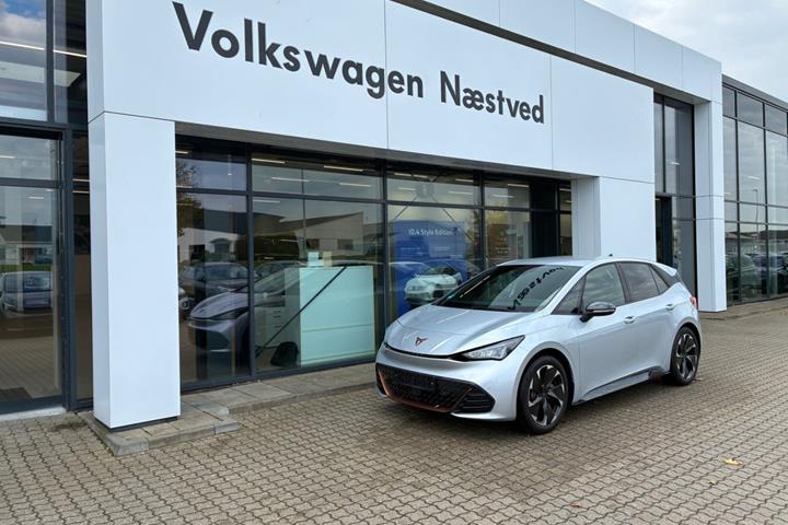 Sølv Cupra Born fra 2023