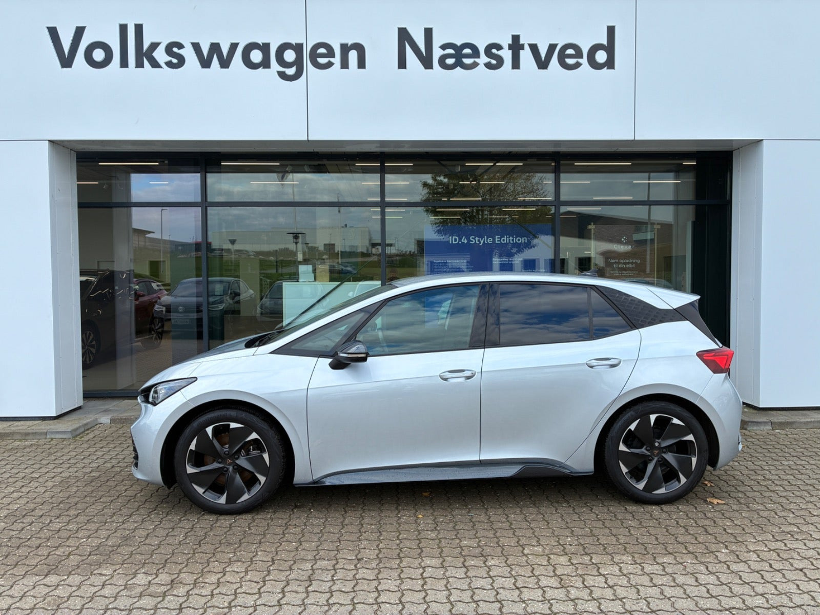 Sølv Cupra Born fra 2023