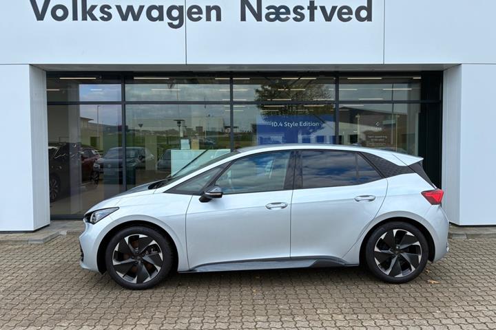 Sølv Cupra Born fra 2023