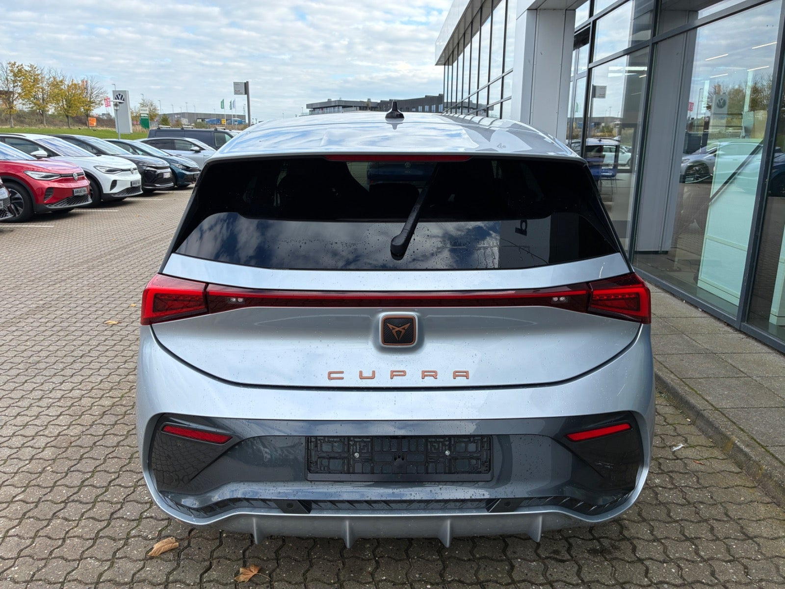 Sølv Cupra Born fra 2023