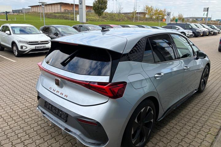 Sølv Cupra Born fra 2023
