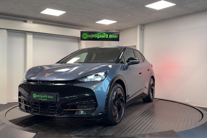 Blå Cupra Tavascan fra 2025