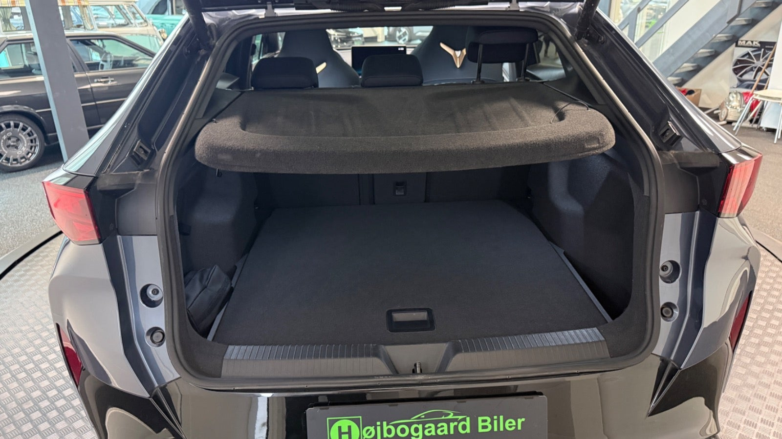 Blå Cupra Tavascan fra 2025