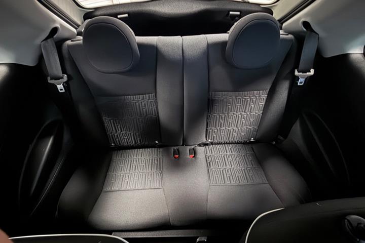 Hvid Fiat 500e fra 2023