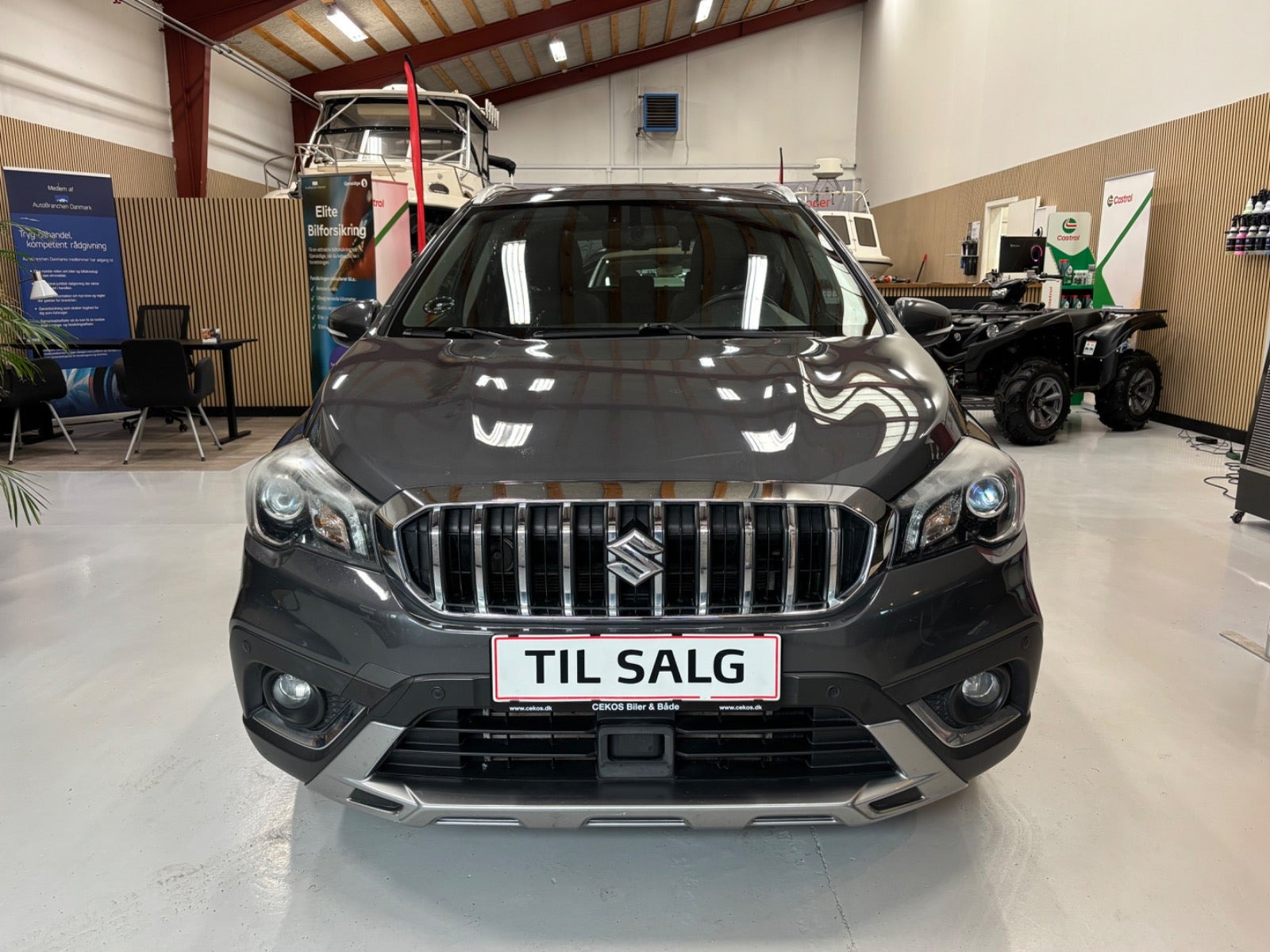 Grå Suzuki S-Cross fra 2018