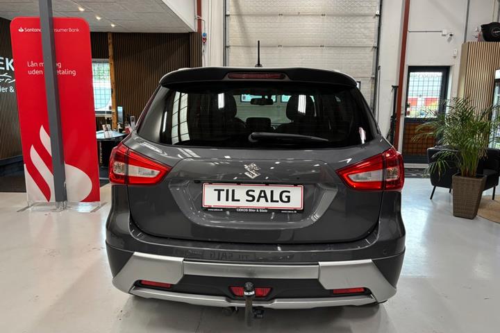 Grå Suzuki S-Cross fra 2018