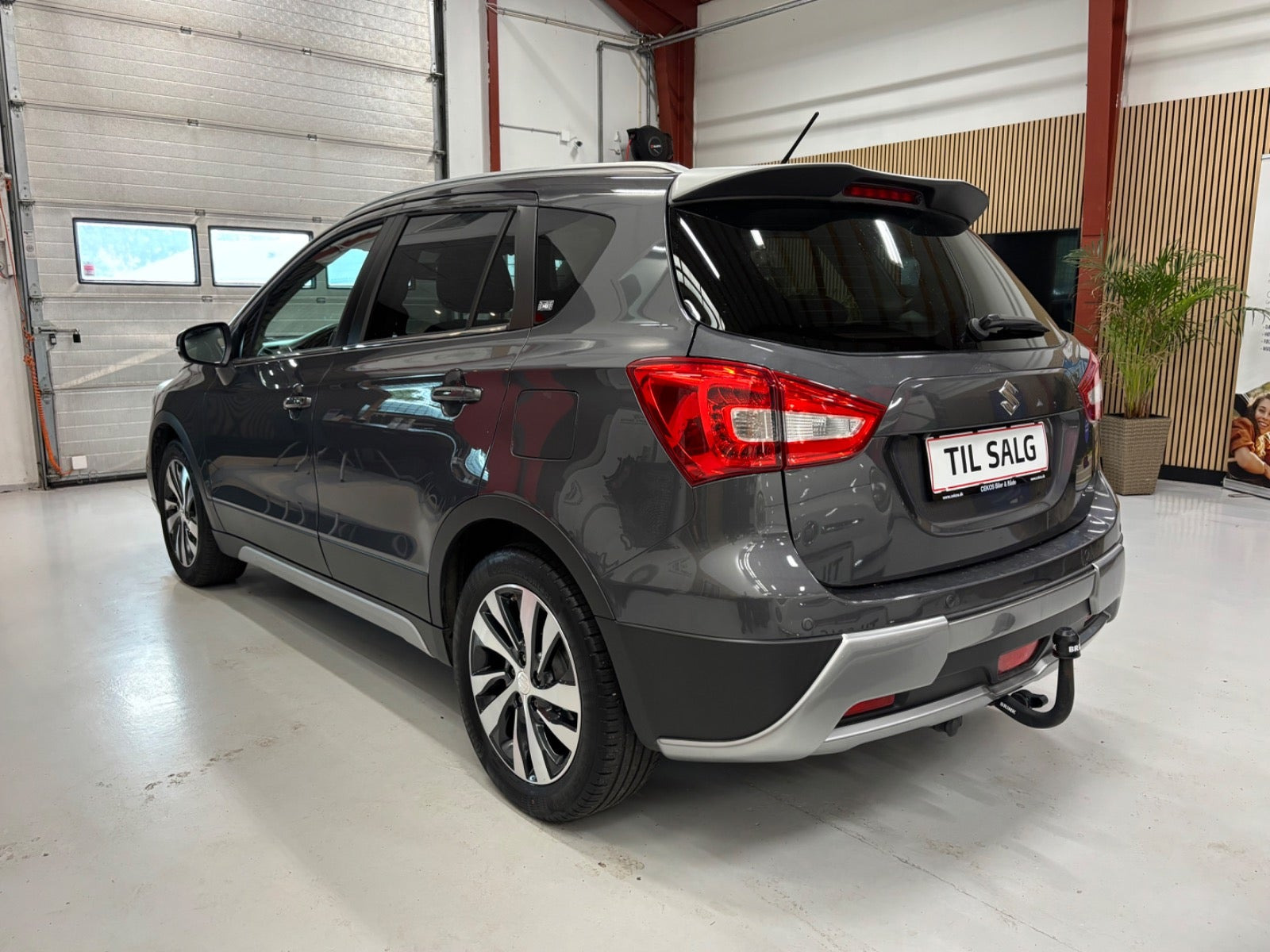 Grå Suzuki S-Cross fra 2018