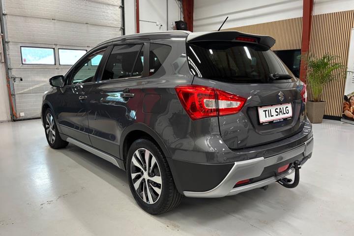 Grå Suzuki S-Cross fra 2018
