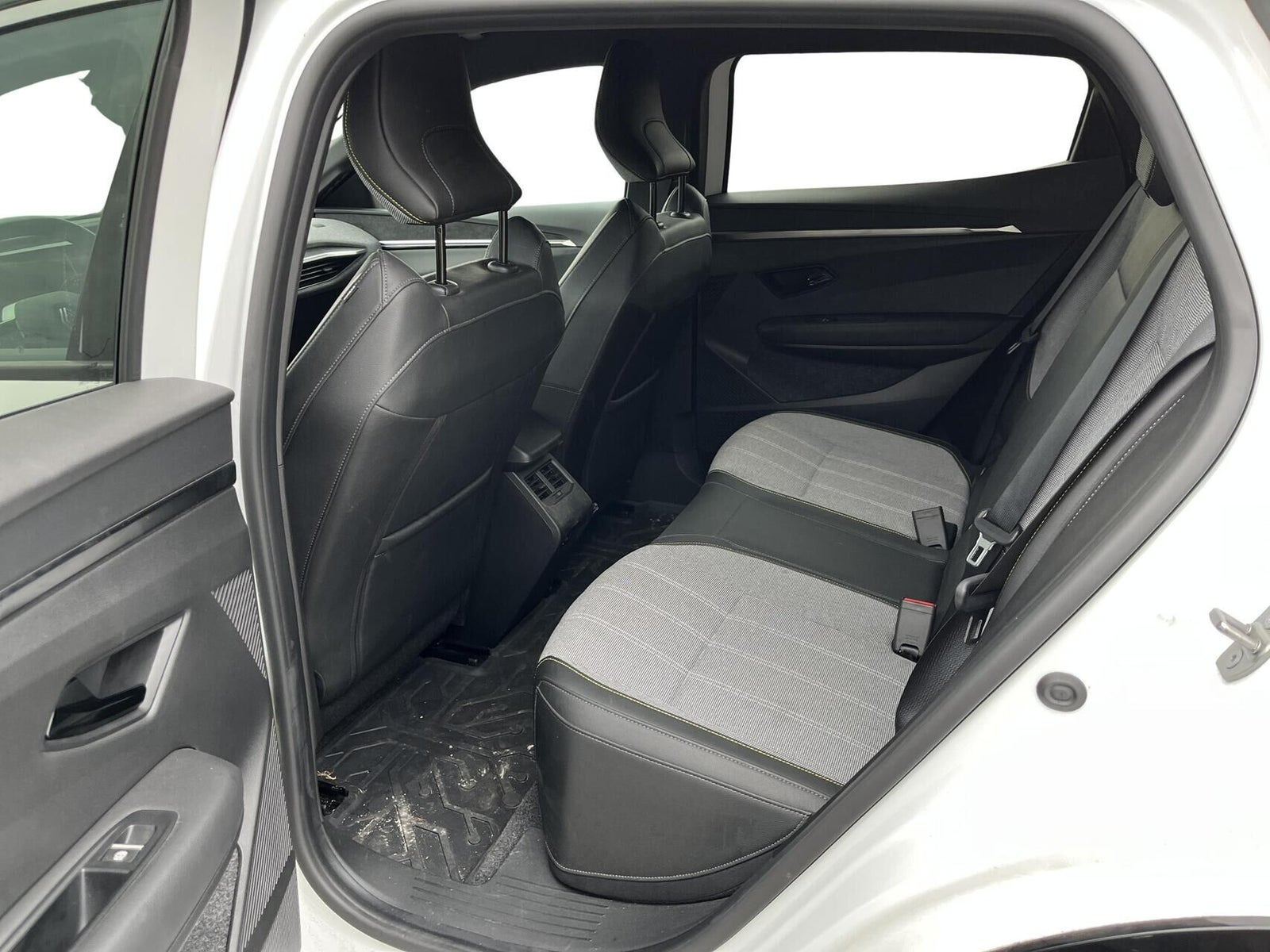 Hvid Renault Megane E-Tech fra 2024
