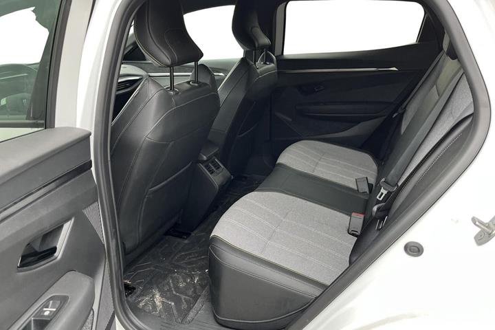 Hvid Renault Megane E-Tech fra 2024