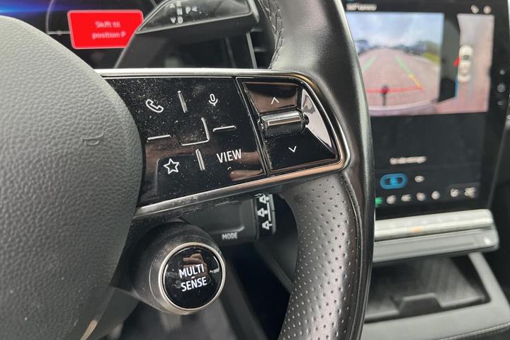 Hvid Renault Megane E-Tech fra 2024