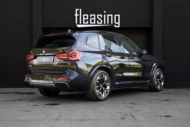 Sort BMW iX3 fra 2023