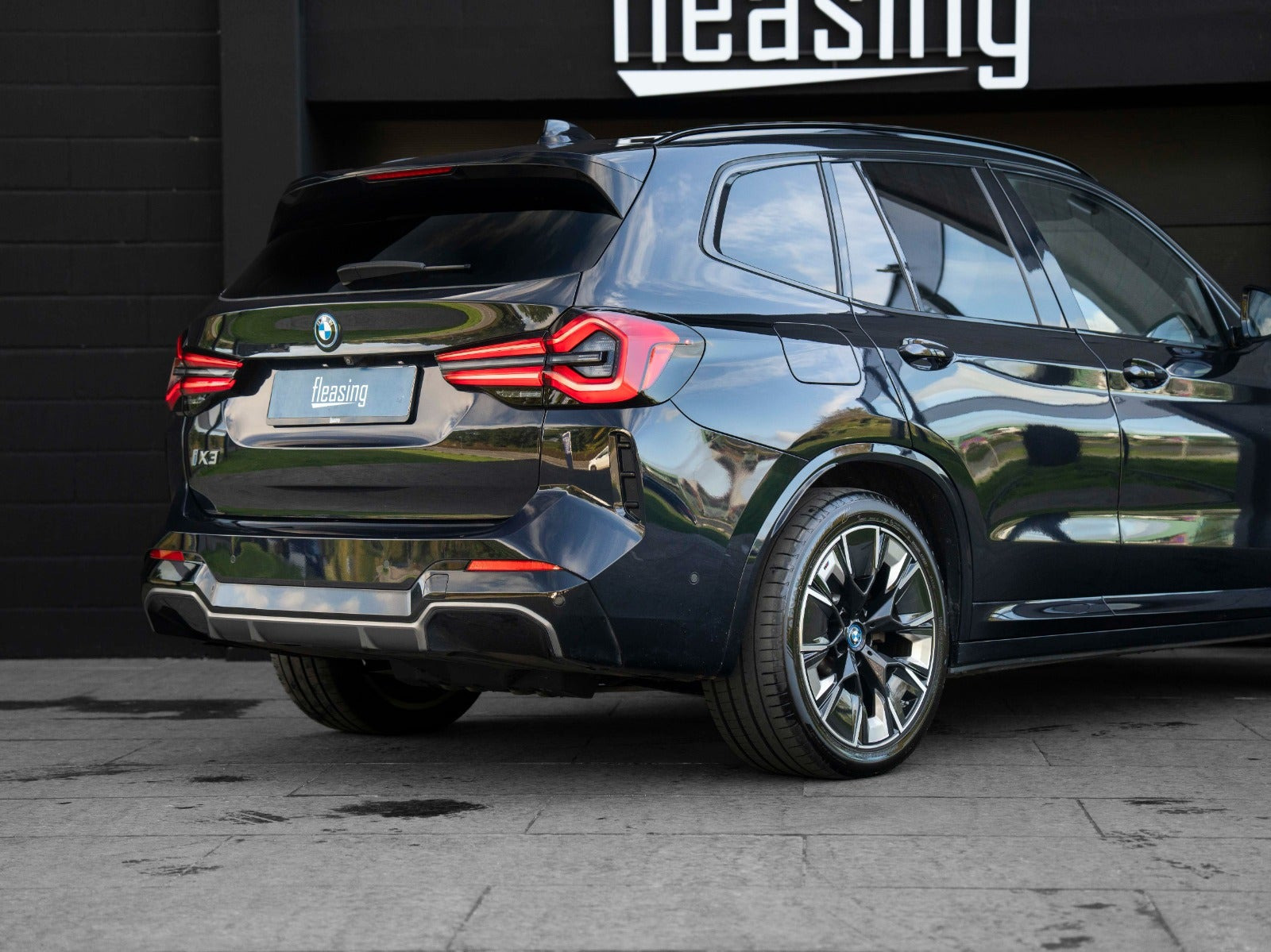 Sort BMW iX3 fra 2023