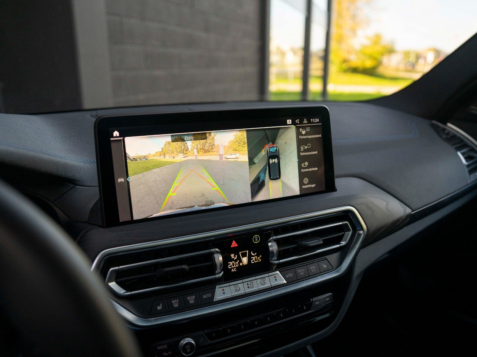Sort BMW iX3 fra 2023