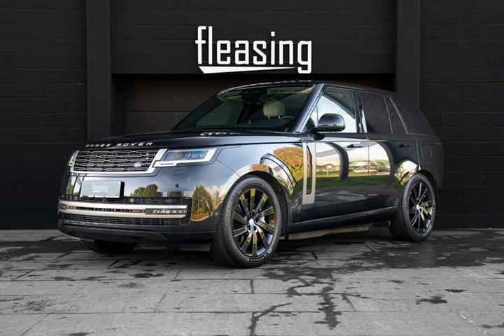 Sort Land Rover Range Rover fra 2023