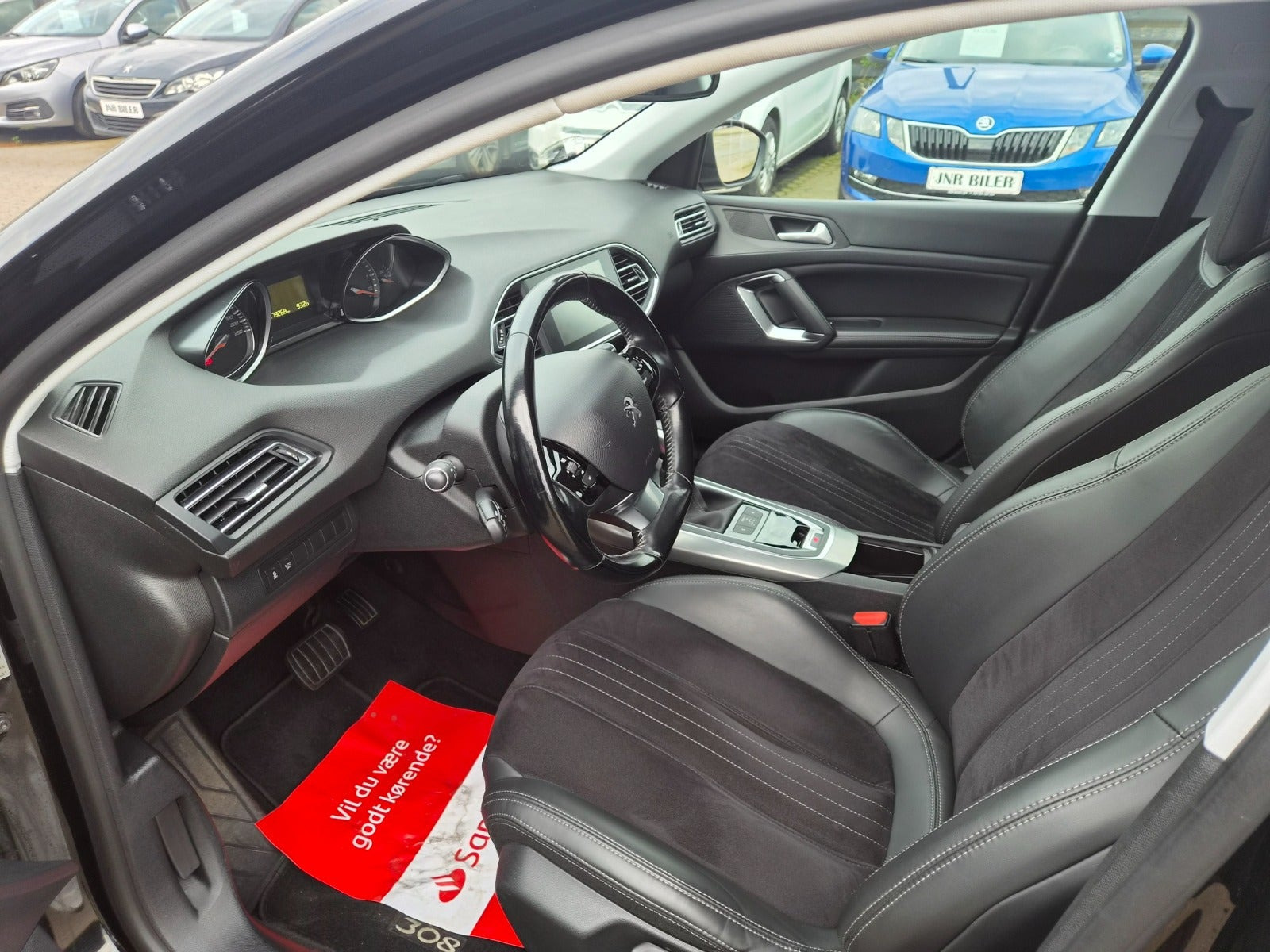 Sort Peugeot 308 fra 2017
