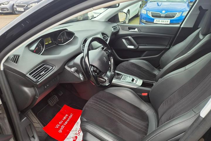 Sort Peugeot 308 fra 2017