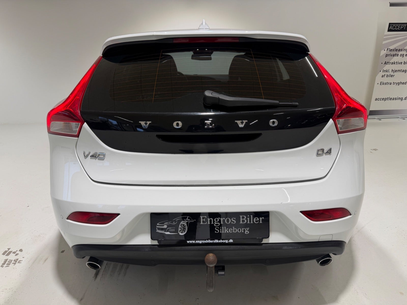 Hvid Volvo V40 fra 2016