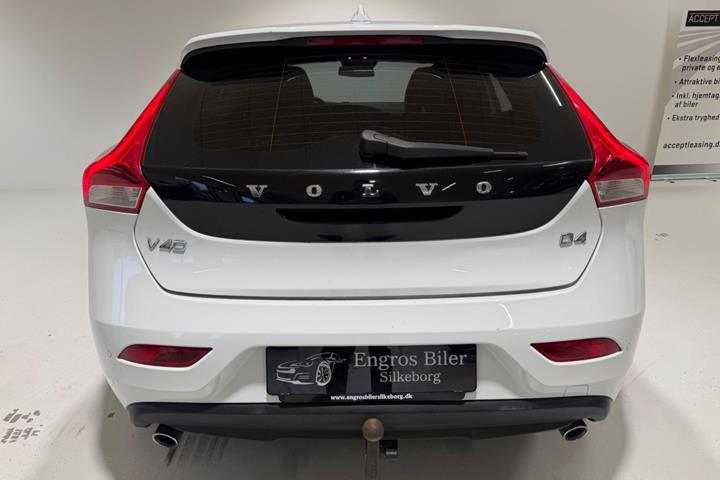 Hvid Volvo V40 fra 2016