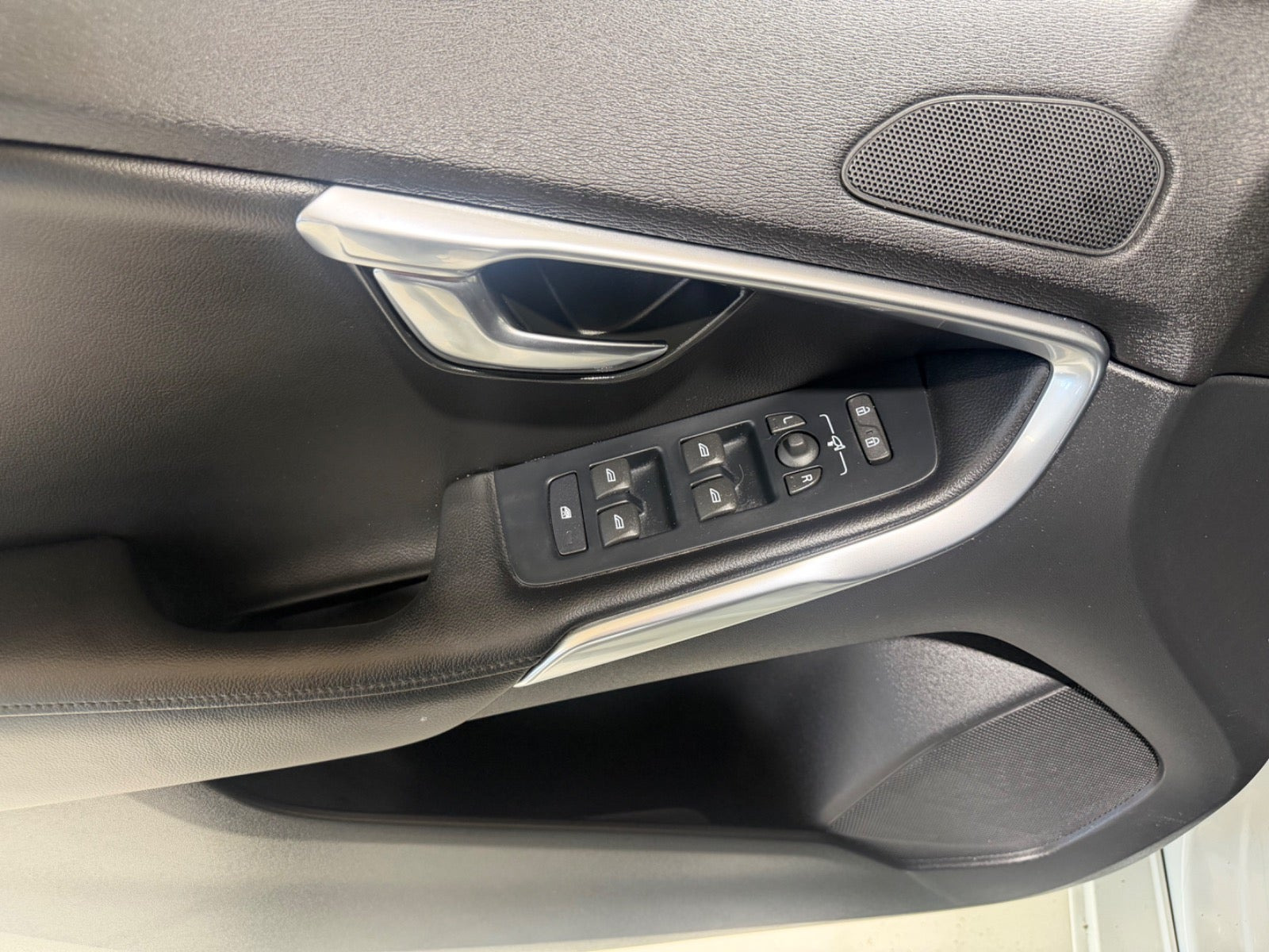 Hvid Volvo V40 fra 2016