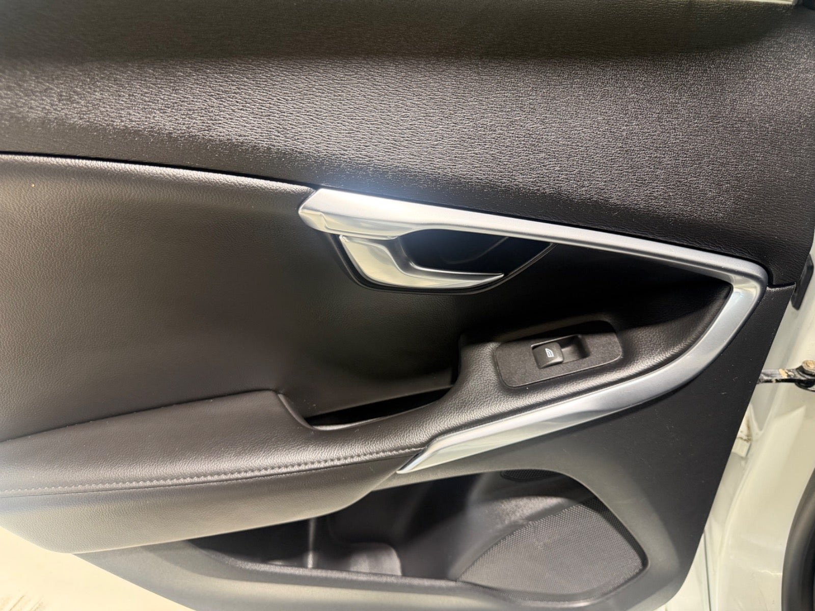 Hvid Volvo V40 fra 2016