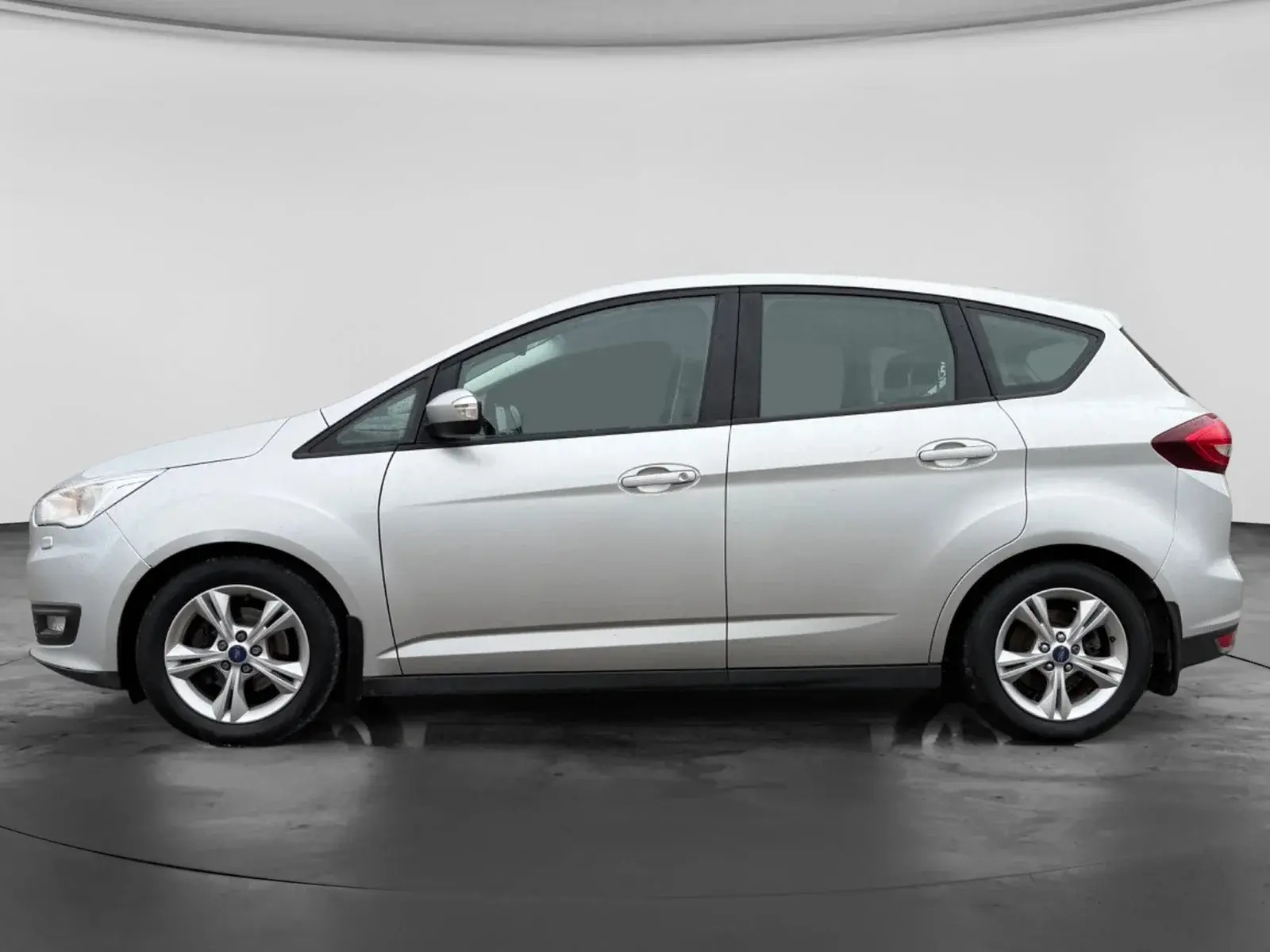 Grå Ford C-MAX fra 2015